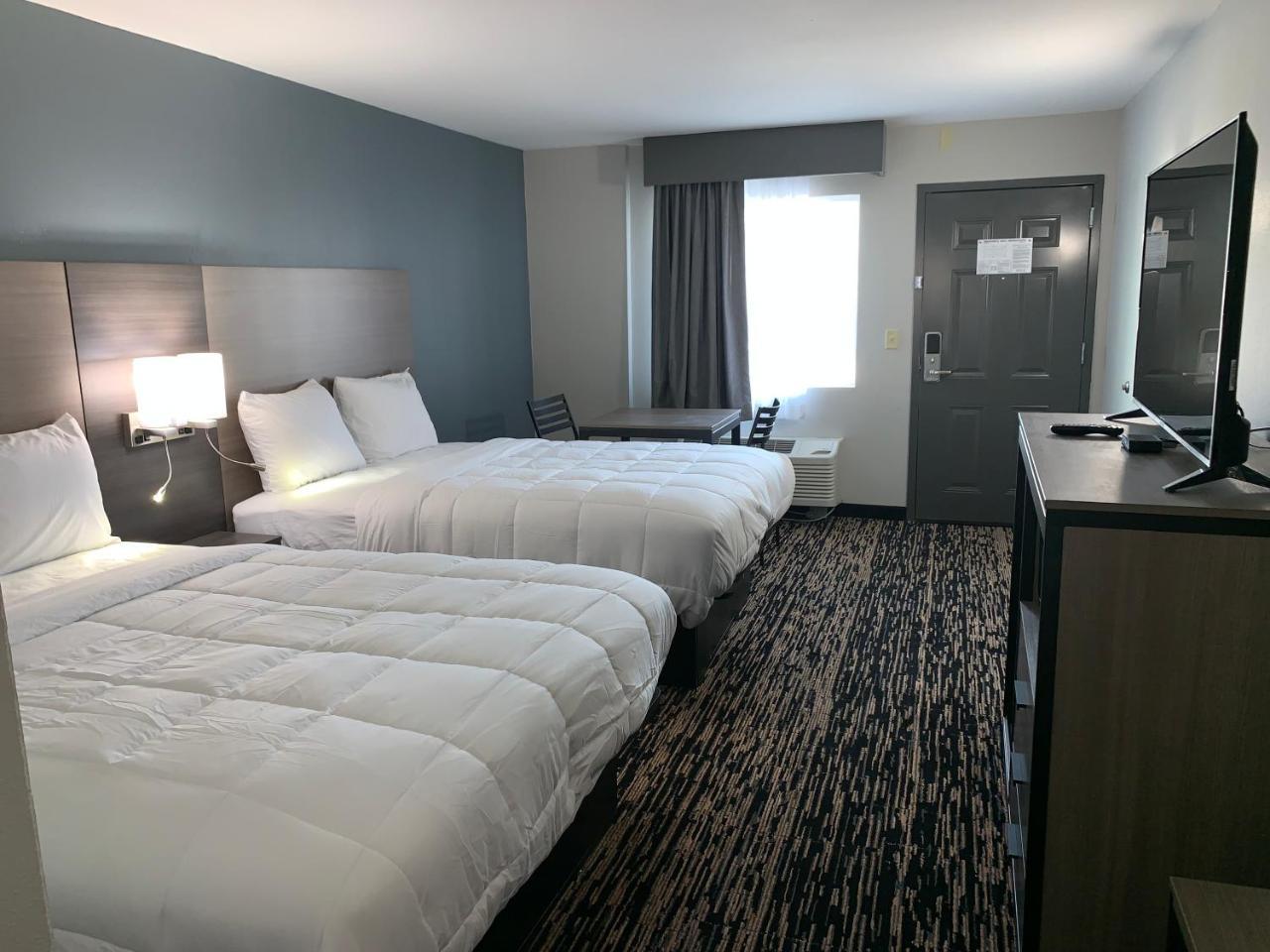 Super 8 By Wyndham Sulphur South Екстериор снимка